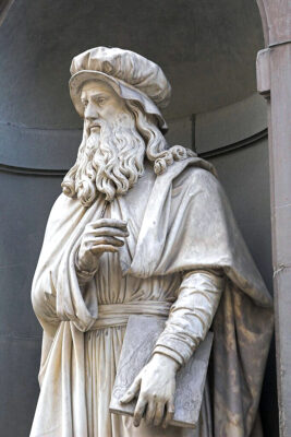 Sculpture of Leonardo Da Vinci